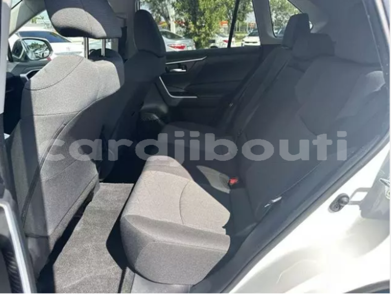 Big with watermark toyota rav4 east africa djibouti city 4504