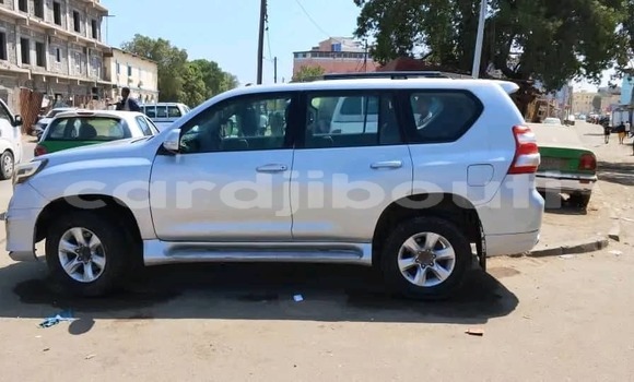 Acheter Occasion Voiture Toyota Prado Gris à Djibouti city, East africa