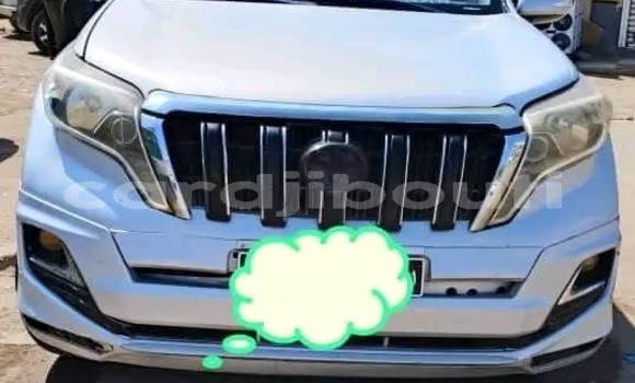 Acheter Occasion Voiture Toyota Prado Gris à Djibouti city, East africa Acheter Occasion Voiture Toyota Prado Gris à Djibouti city, East africa