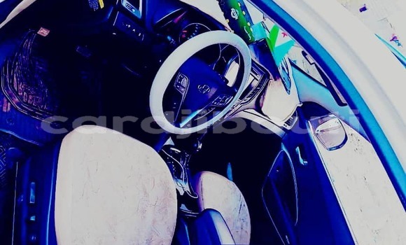 Acheter Occasion Voiture Hyundai Santa Fe Blanc à Djibouti city, East africa Acheter Occasion Voiture Hyundai Santa Fe Blanc à Djibouti city, East africa