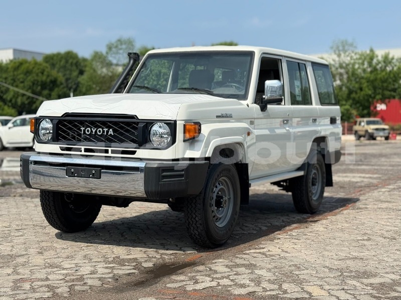 Big with watermark toyota land cruiser djibouti region djibouti 4540