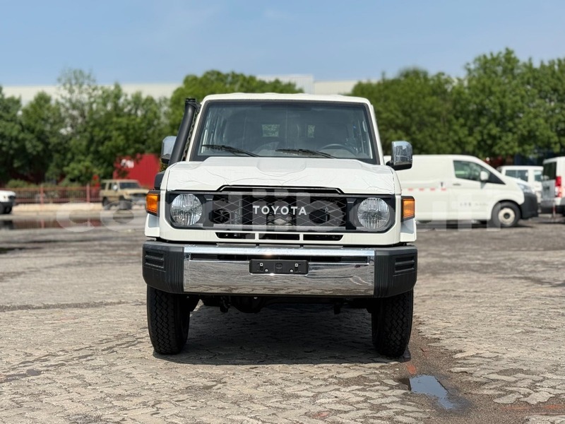 Big with watermark toyota land cruiser djibouti region djibouti 4540