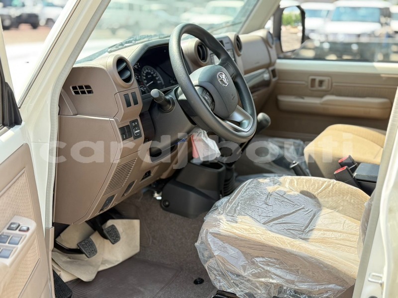Big with watermark toyota land cruiser djibouti region djibouti 4540
