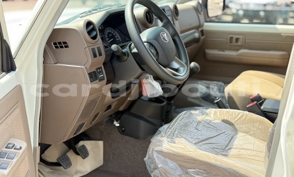 Acheter Occasion Voiture Toyota Land Cruiser Blanc à Djibouti, Djibouti Region Acheter Occasion Voiture Toyota Land Cruiser Blanc à Djibouti, Djibouti Region