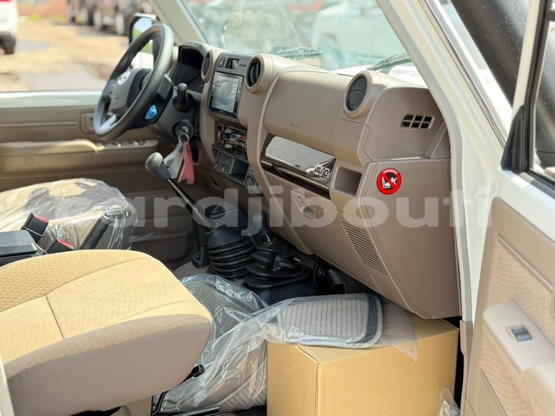 Big with watermark toyota land cruiser djibouti region djibouti 4540