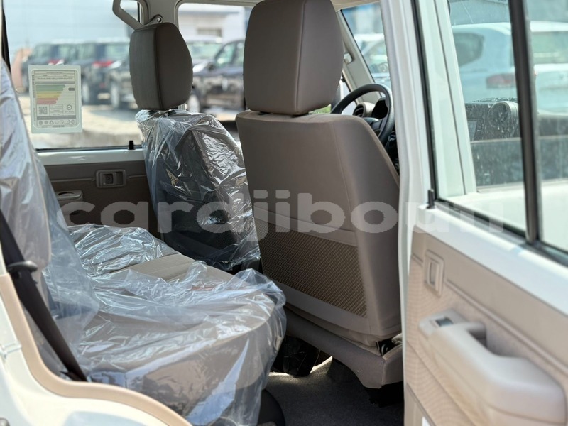 Big with watermark toyota land cruiser djibouti region djibouti 4540