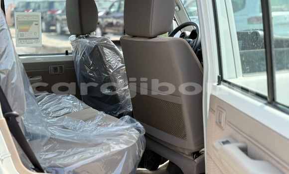Acheter Occasion Voiture Toyota Land Cruiser Blanc à Djibouti, Djibouti Region Acheter Occasion Voiture Toyota Land Cruiser Blanc à Djibouti, Djibouti Region