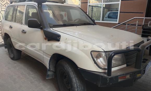 Acheter Occasion Voiture Toyota Land Cruiser Prado Blanc à Djibouti city, East africa