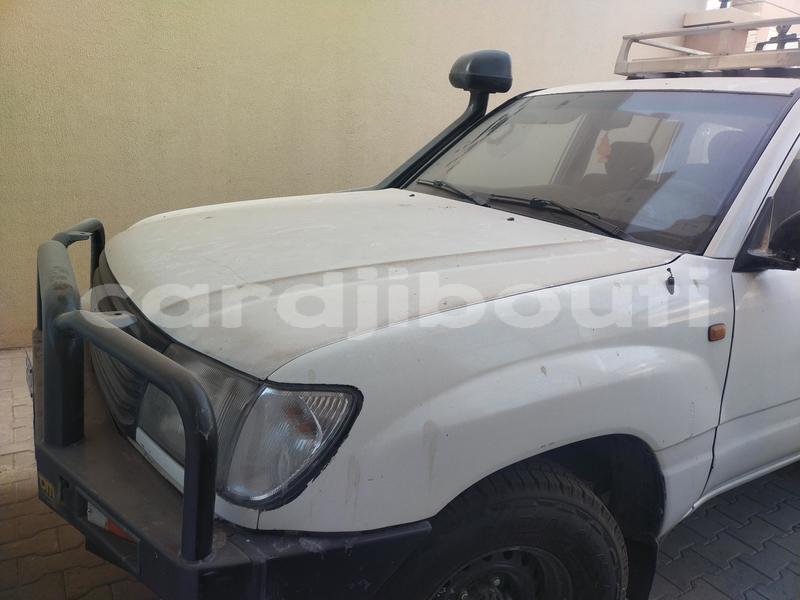 Big with watermark toyota land cruiser prado east africa djibouti city 4543