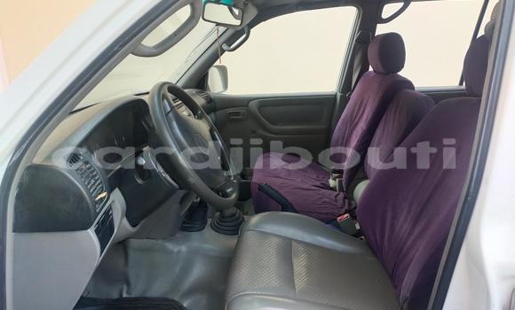 Acheter Occasion Voiture Toyota Land Cruiser Prado Blanc à Djibouti city, East africa Acheter Occasion Voiture Toyota Land Cruiser Prado Blanc à Djibouti city, East africa