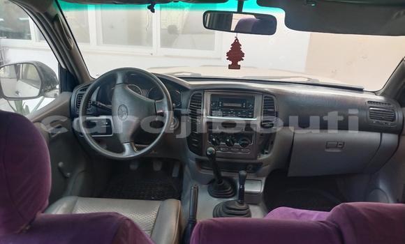 Acheter Occasion Voiture Toyota Land Cruiser Prado Blanc à Djibouti city, East africa Acheter Occasion Voiture Toyota Land Cruiser Prado Blanc à Djibouti city, East africa