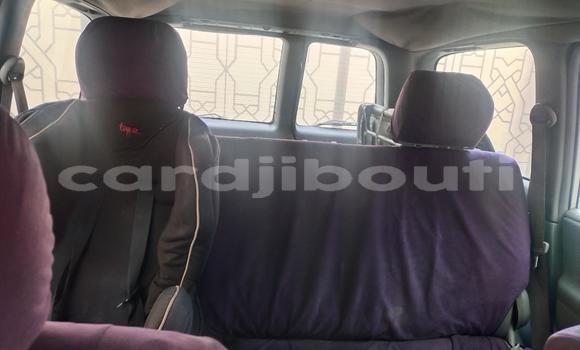 Acheter Occasion Voiture Toyota Land Cruiser Prado Blanc à Djibouti city, East africa Acheter Occasion Voiture Toyota Land Cruiser Prado Blanc à Djibouti city, East africa