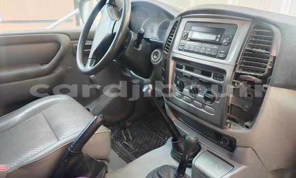 Acheter Occasion Voiture Toyota Land Cruiser Prado Blanc à Djibouti city, East africa Acheter Occasion Voiture Toyota Land Cruiser Prado Blanc à Djibouti city, East africa