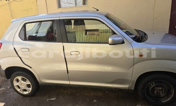 Acheter Occasion Voiture Suzuki Every Blanc à Djibouti city, East africa Acheter Occasion Voiture Suzuki Every Blanc à Djibouti city, East africa