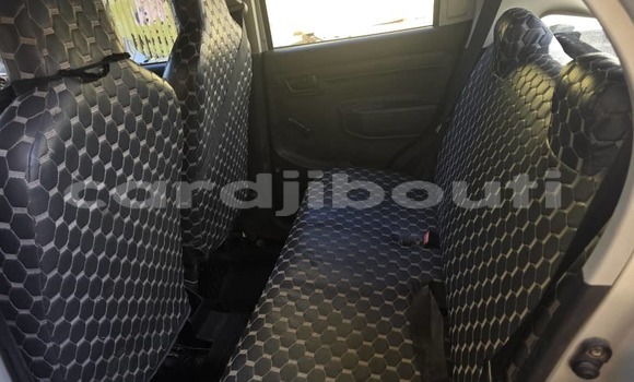 Acheter Occasion Voiture Suzuki Every Blanc à Djibouti city, East africa Acheter Occasion Voiture Suzuki Every Blanc à Djibouti city, East africa