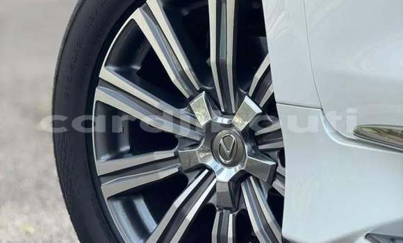 Acheter Occasion Voiture Lexus LX 570 Blanc à 'Ali Sabieh, Ali Sabieh Region Acheter Occasion Voiture Lexus LX 570 Blanc à 'Ali Sabieh, Ali Sabieh Region