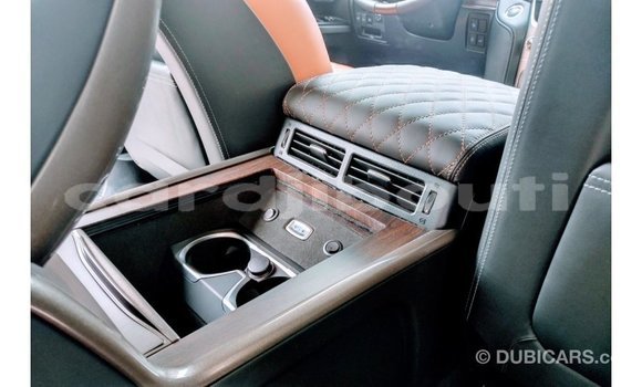 Acheter Import Voiture Toyota Land Cruiser Noir à Import - Dubai, Ali Sabieh Region Acheter Import Voiture Toyota Land Cruiser Noir à Import - Dubai, Ali Sabieh Region