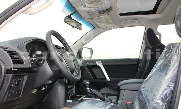 Acheter Occasion Voiture Toyota Land Cruiser Prado Blanc à Djibouti, Djibouti Region Acheter Occasion Voiture Toyota Land Cruiser Prado Blanc à Djibouti, Djibouti Region