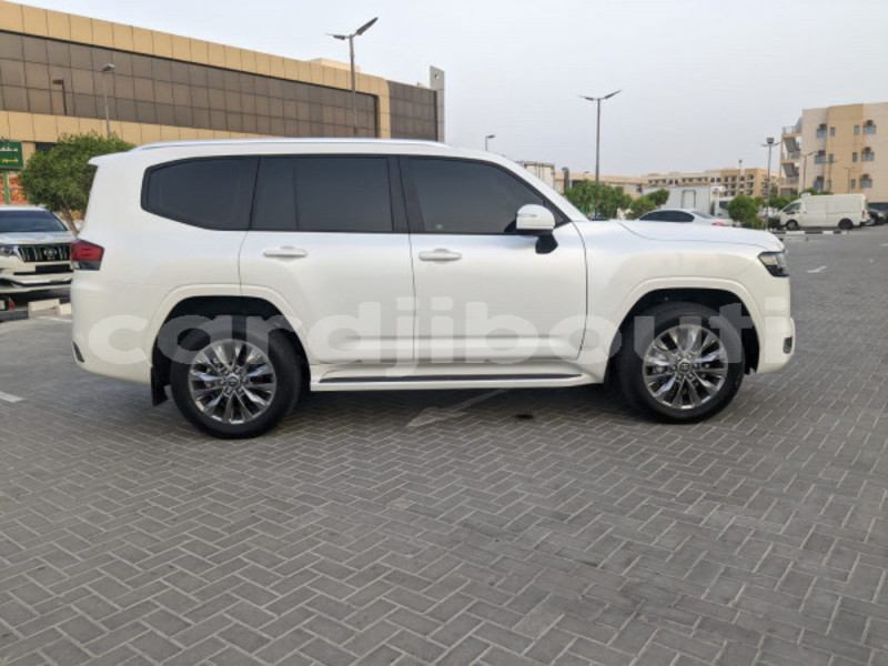 Big with watermark toyota land cruiser east africa djibouti city 4574