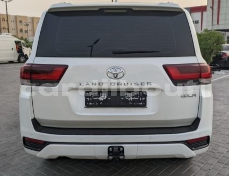 Big with watermark toyota land cruiser east africa djibouti city 4574