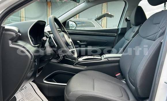 Acheter Occasion Voiture Hyundai Tucson Blanc à Djibouti city, East africa Acheter Occasion Voiture Hyundai Tucson Blanc à Djibouti city, East africa