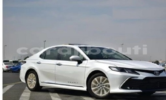 Buy Used Toyota Camry White Car in Djibouti in Djibouti Region Buy Used Toyota Camry White Car in Djibouti in Djibouti Region