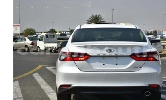 Buy Used Toyota Camry White Car in Djibouti in Djibouti Region Buy Used Toyota Camry White Car in Djibouti in Djibouti Region