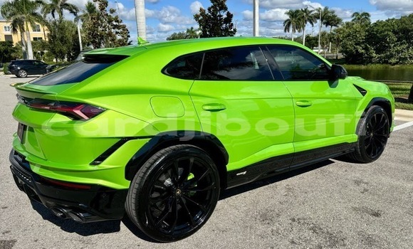 Buy Used Lamborghini Urus Green Car in Ali Sabieh in Ali Sabieh Region Buy Used Lamborghini Urus Green Car in Ali Sabieh in Ali Sabieh Region