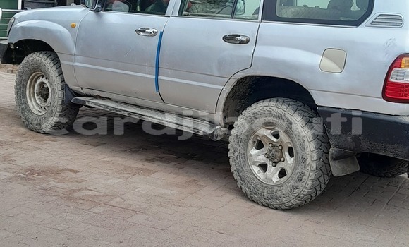Acheter Occasion Voiture Toyota Land Cruiser Gris à Djibouti, Djibouti Region Acheter Occasion Voiture Toyota Land Cruiser Gris à Djibouti, Djibouti Region
