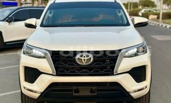 Acheter Occasion Voiture Toyota Fortuner Blanc à Djibouti, Djibouti Region Acheter Occasion Voiture Toyota Fortuner Blanc à Djibouti, Djibouti Region