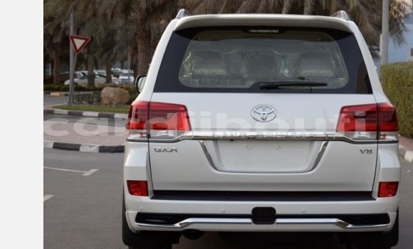 Acheter Occasion Voiture Toyota Land Cruiser Blanc à Djibouti, Djibouti Region Acheter Occasion Voiture Toyota Land Cruiser Blanc à Djibouti, Djibouti Region