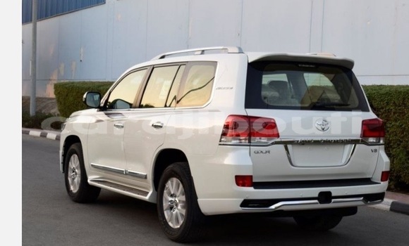 Acheter Occasion Voiture Toyota Land Cruiser Blanc à Djibouti, Djibouti Region Acheter Occasion Voiture Toyota Land Cruiser Blanc à Djibouti, Djibouti Region