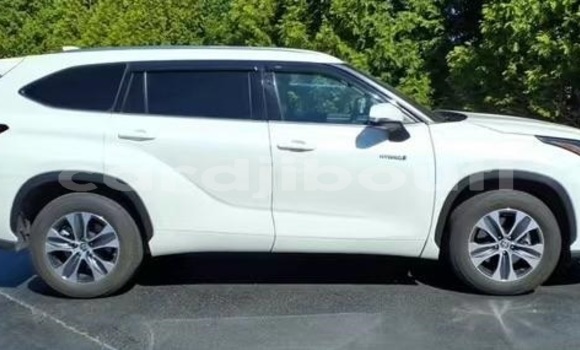 Acheter Occasion Voiture Toyota Highlander Blanc à Djibouti, Djibouti Region Acheter Occasion Voiture Toyota Highlander Blanc à Djibouti, Djibouti Region