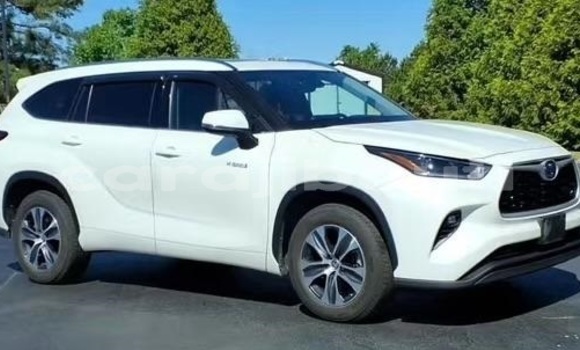 Acheter Occasion Voiture Toyota Highlander Blanc à Djibouti, Djibouti Region Acheter Occasion Voiture Toyota Highlander Blanc à Djibouti, Djibouti Region