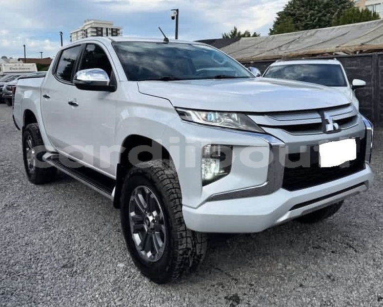 Big with watermark mitsubishi l200 east africa djibouti city 4616