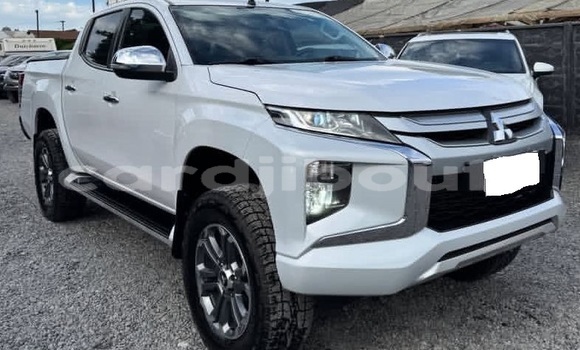 Acheter Occasion Voiture Mitsubishi L200 Blanc à Djibouti city, East africa