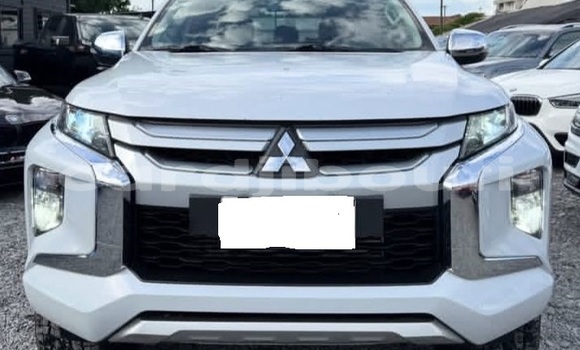 Buy Used Mitsubishi L200 White Car in Djibouti city in East africa Buy Used Mitsubishi L200 White Car in Djibouti city in East africa