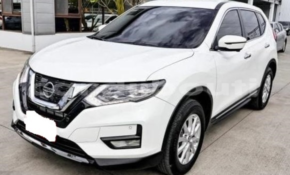 Acheter Occasion Voiture Nissan X–Trail Blanc à Djibouti city, East africa