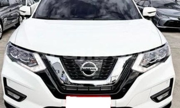 Buy Used Nissan X–Trail White Car in Djibouti city in East africa Buy Used Nissan X–Trail White Car in Djibouti city in East africa