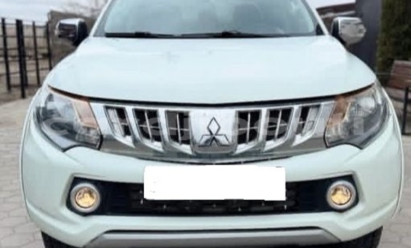 Acheter Occasion Voiture Mitsubishi L200 Blanc à Djibouti city, East africa