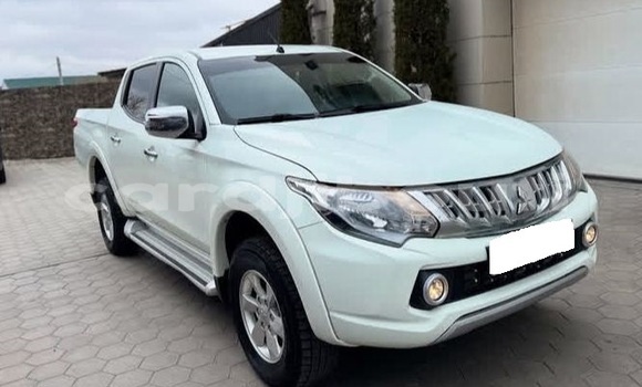 Acheter Occasion Voiture Mitsubishi L200 Blanc à Djibouti city, East africa Acheter Occasion Voiture Mitsubishi L200 Blanc à Djibouti city, East africa