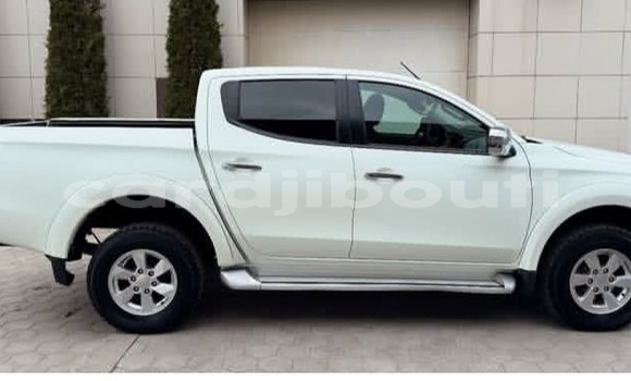 Acheter Occasion Voiture Mitsubishi L200 Blanc à Djibouti city, East africa Acheter Occasion Voiture Mitsubishi L200 Blanc à Djibouti city, East africa