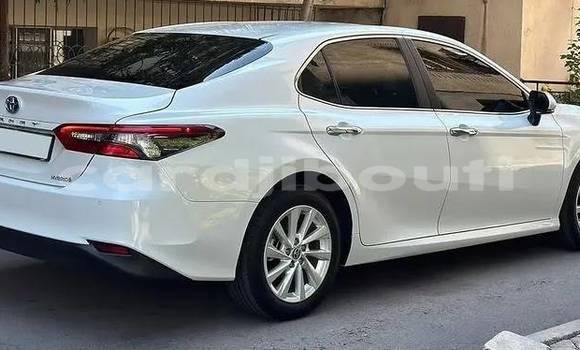 Acheter Occasion Voiture Toyota Camry Blanc à Djibouti city, East africa Acheter Occasion Voiture Toyota Camry Blanc à Djibouti city, East africa