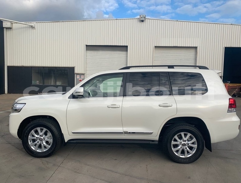 Big with watermark toyota land cruiser east africa djibouti city 4641