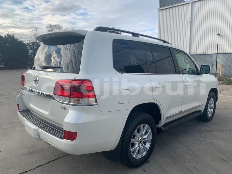 Big with watermark toyota land cruiser east africa djibouti city 4641