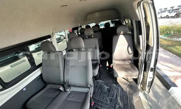 Acheter Occasion Voiture Toyota Hiace Blanc à Djibouti, Djibouti Region Acheter Occasion Voiture Toyota Hiace Blanc à Djibouti, Djibouti Region