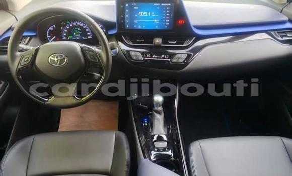 Acheter Occasion Voiture Toyota C-HR Blanc à Djibouti city, East africa Acheter Occasion Voiture Toyota C-HR Blanc à Djibouti city, East africa