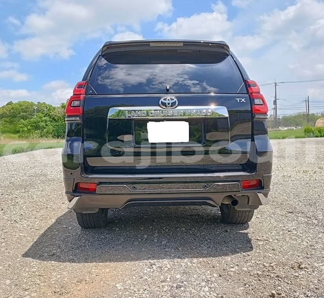 Big with watermark toyota land cruiser prado east africa djibouti city 4646