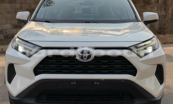 Acheter Occasion Voiture Toyota RAV4 Blanc à Djibouti city, East africa
