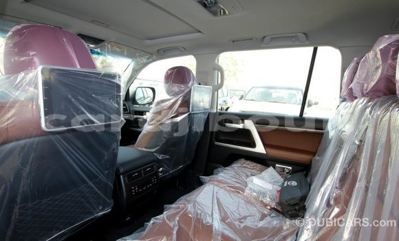 Acheter Import Voiture Toyota Land Cruiser Noir à Import - Dubai, Ali Sabieh Region Acheter Import Voiture Toyota Land Cruiser Noir à Import - Dubai, Ali Sabieh Region